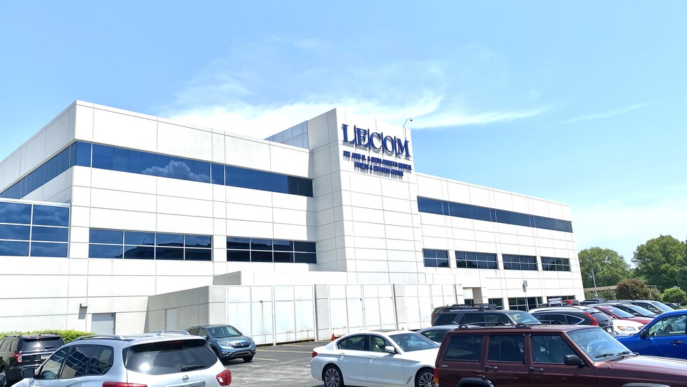 More Photos Of 5430 Peach St, Erie Drugstore For Sale