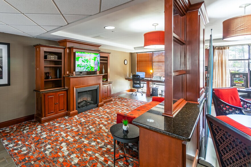 More Photos Of 5793 Greenwich Rd, Virginia Beach Hotel For Sale