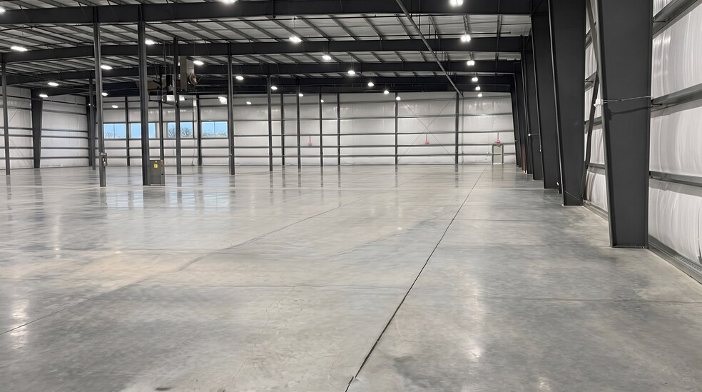 More Photos Of 22 Rifle Trl, Hickory Warehouse For Sale