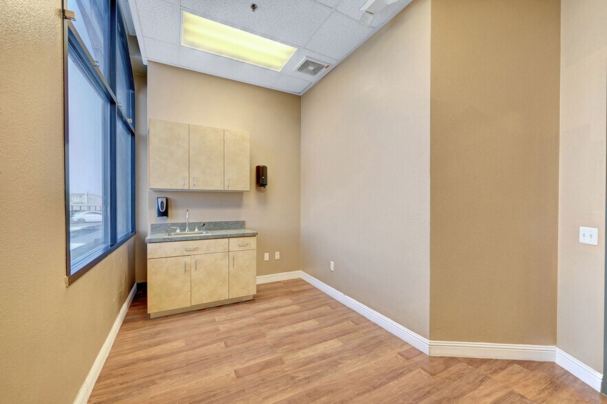 More Photos Of 3940 W Ann Rd, North Las Vegas Medical For Lease
