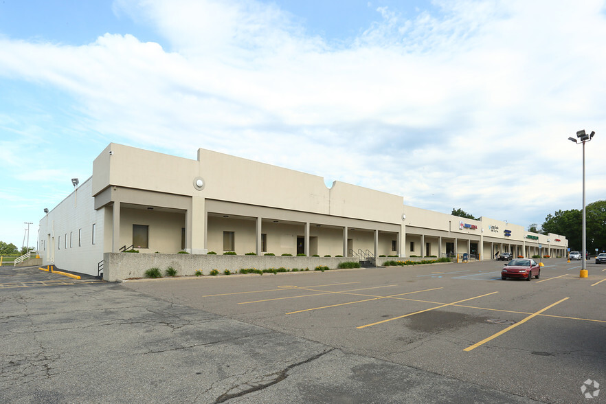 Primary Photo Of 2270-2284 S Ballenger Hwy, Flint Freestanding For Lease