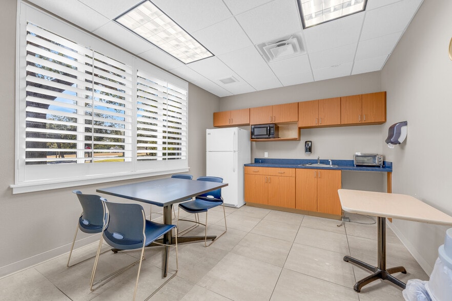 More Photos Of 1504 S Ridgewood Ave, Edgewater Bank For Sale