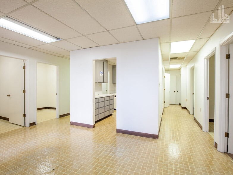 More Photos Of 919 Clay St, San Francisco General Retail For Lease