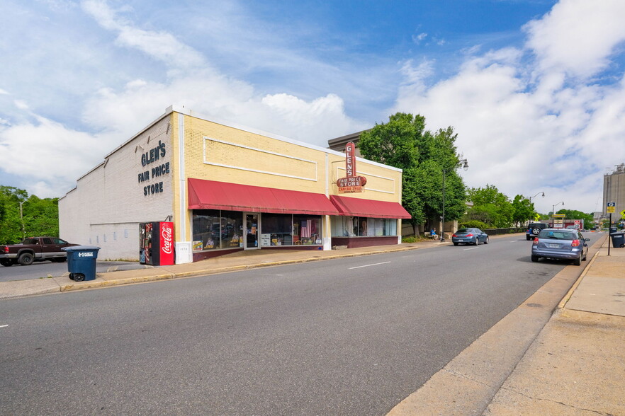 Primary Photo Of 227 N Main St, Harrisonburg Freestanding For Sale