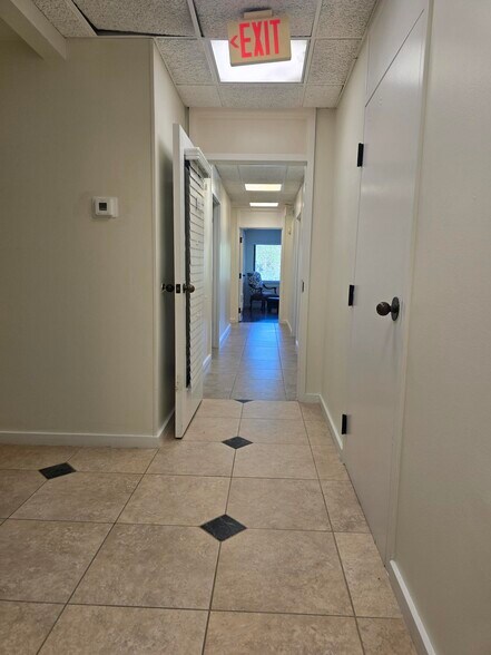 More Photos Of 4091 Colonial Blvd, Fort Myers Office Residential For Sale