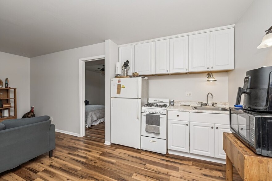 More Photos Of 1128 Wisconsin St, Lake Geneva Multifamily For Sale