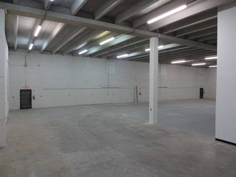 More Photos Of 1740-1742 NW 93rd Ave, Miami Warehouse For Lease