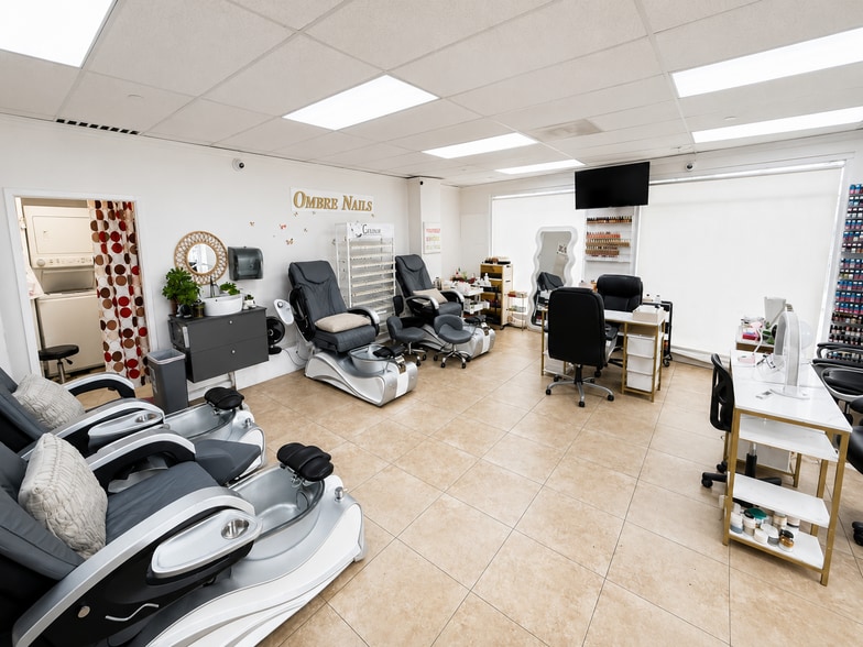 More Photos Of 1080 S La Cienega Blvd, Los Angeles Office For Lease