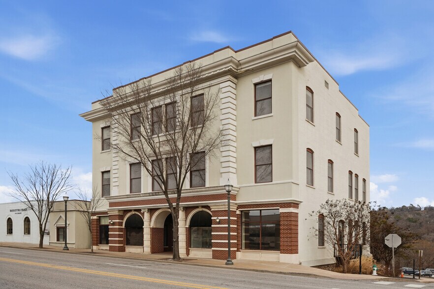 Primary Photo Of 2 N College Ave, Fayetteville Office For Lease