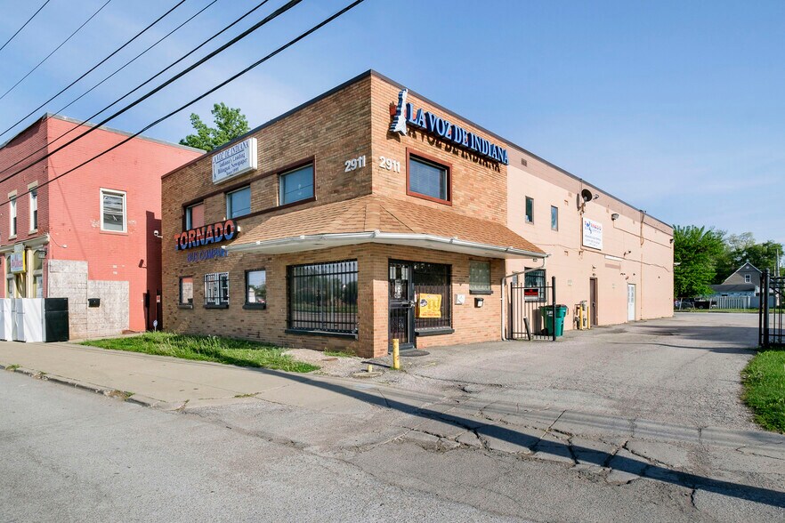 Primary Photo Of 2911 W Washington St, Indianapolis Storefront Retail Office For Sale