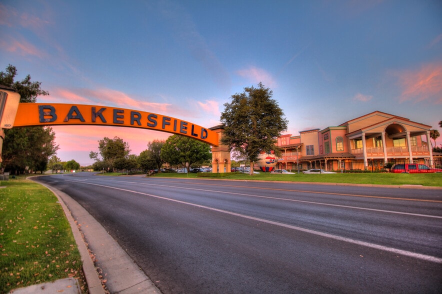 More Photos Of 2800 Buck Owens Blvd, Bakersfield Restaurant For Sale