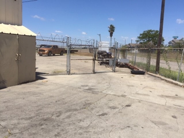 More Photos Of 1110 S Padre Island Dr, Corpus Christi Auto Dealership For Sale