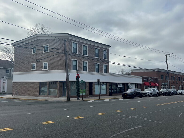 Primary Photo Of 39 W Hoffman Ave, Lindenhurst General Retail For Sale
