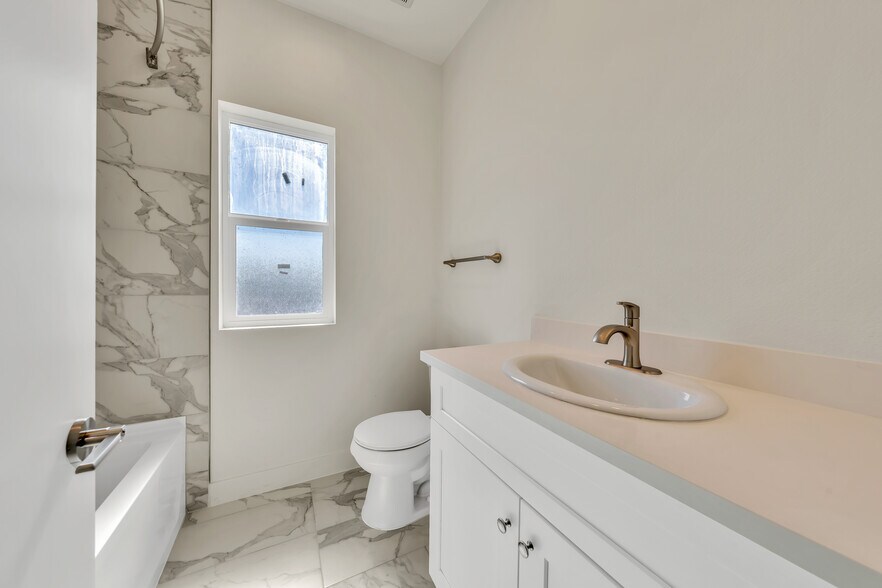 More Photos Of 33912 Whispering Palms Trail, Cathedral City Apartments For Sale