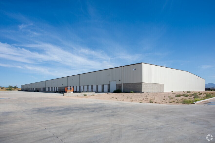 More Photos Of 7225 S Kolb Rd, Tucson Warehouse For Lease