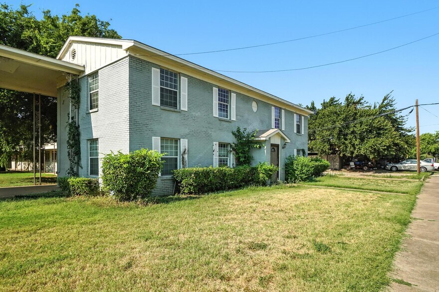 More Photos Of 1705 S 3rd St, Abilene Apartments For Sale