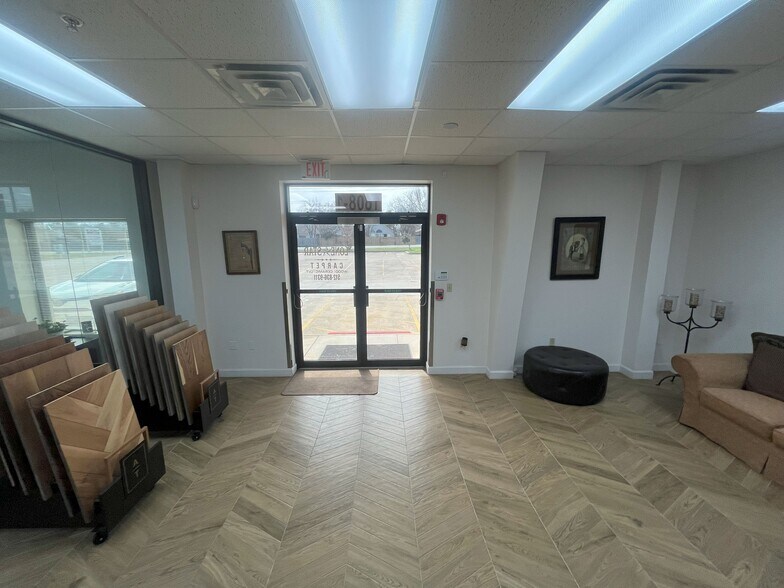 More Photos Of 1608 Royston Ln, Pflugerville Office For Sale