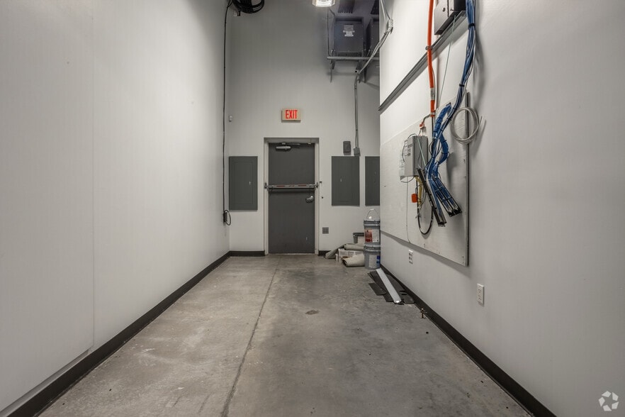 More Photos Of 10010 W Sam Houston Pky S, Houston Unknown For Lease