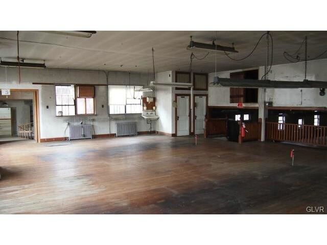 More Photos Of 324-326 Washington St, Walnutport Office For Sale