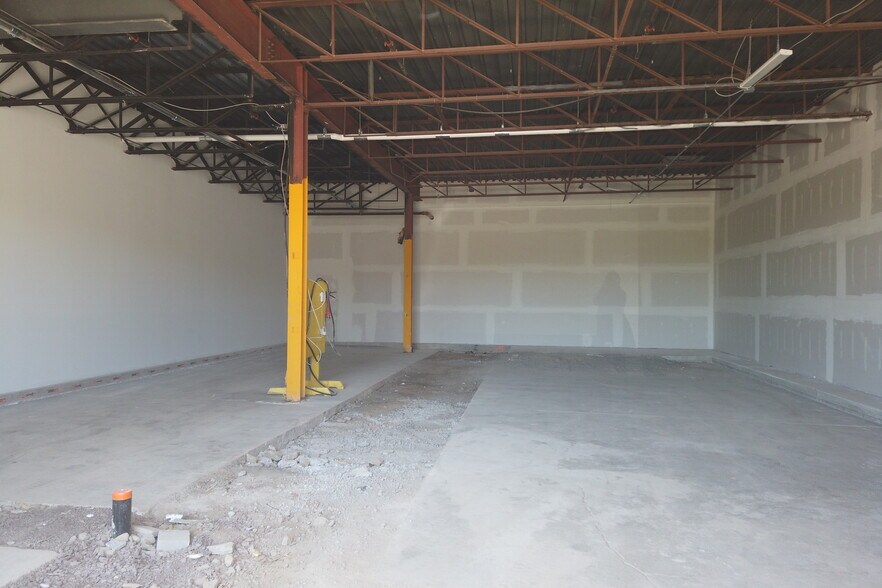 More Photos Of 555 Mapleton Rd, Moncton Light Distribution For Lease