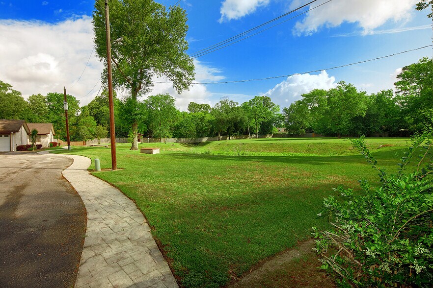 More Photos Of 23218 Aldine Westfield Rd, Spring Office For Sale