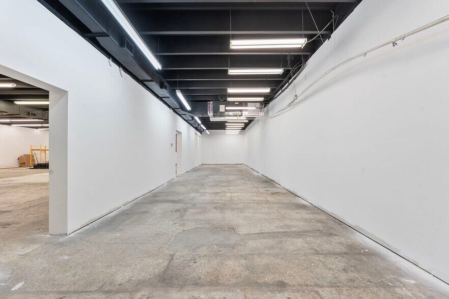 More Photos Of 3156 S Congress Ave, Palm Springs General Retail For Sale