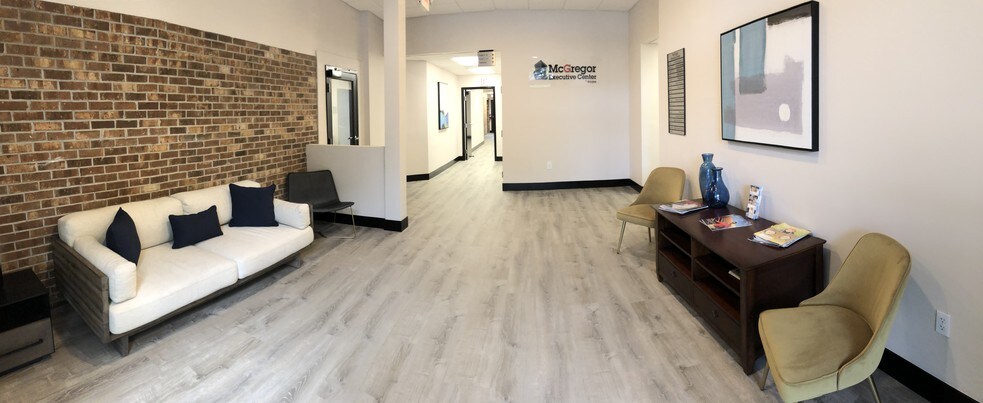 More Photos Of 13031 McGregor Blvd, Fort Myers Office For Lease