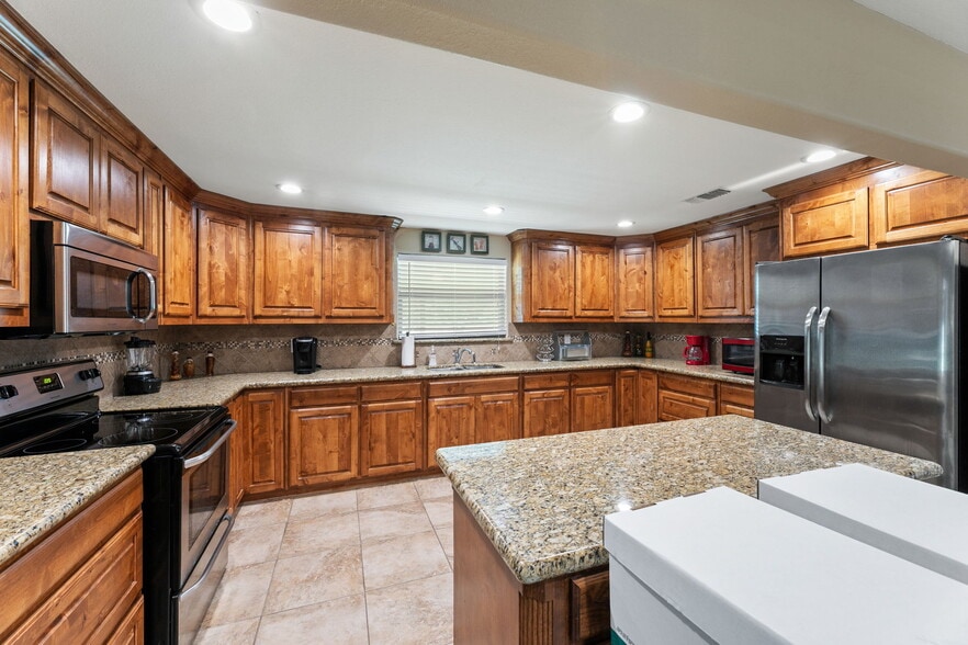 More Photos Of 120 David Wade Dr, Victoria Rehabilitation Center For Sale