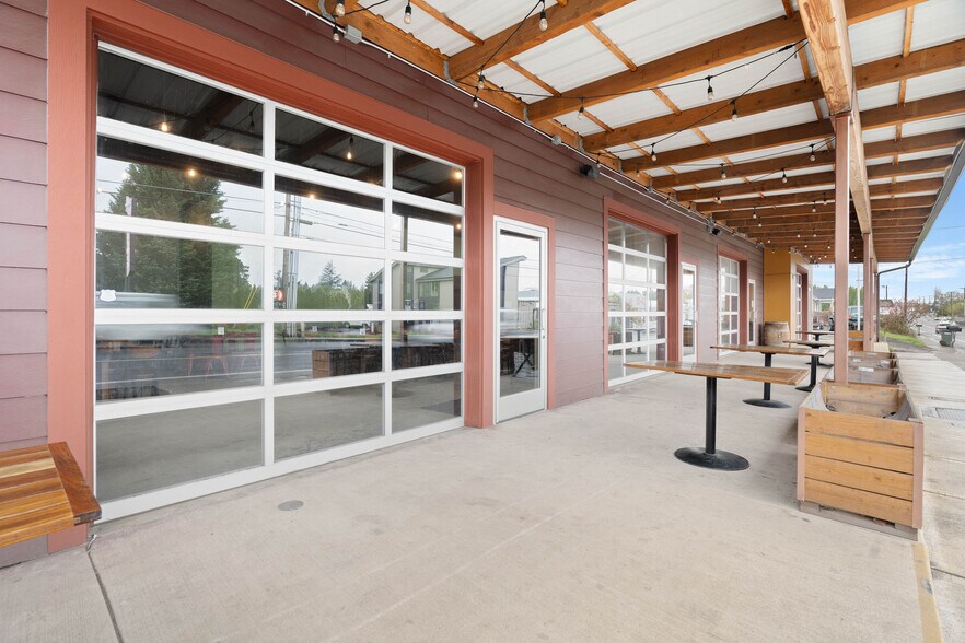 More Photos Of 1031 NE Lafayette Ave, Mcminnville Restaurant For Sale