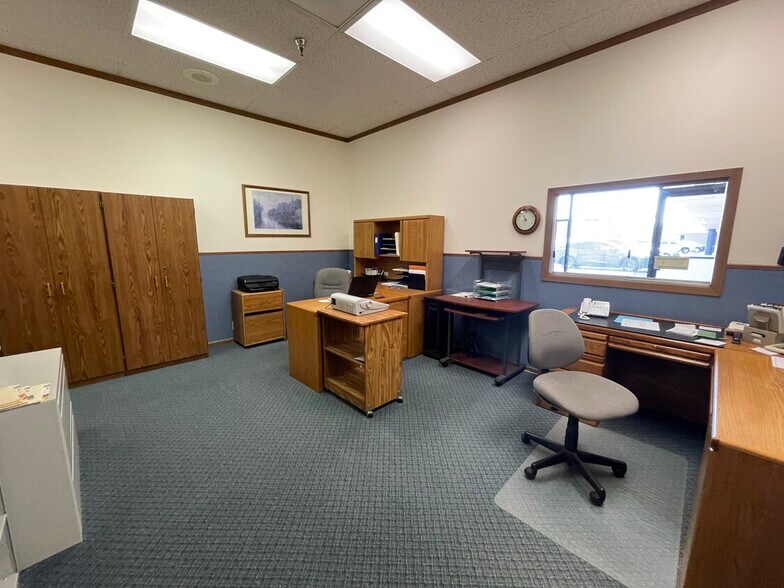 Primary Photo Of 283-297 Peterson Rd, Libertyville General Retail For Sale