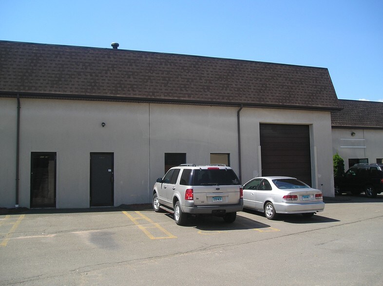 More Photos Of 355 Sackett Point Rd, North Haven Office For Lease