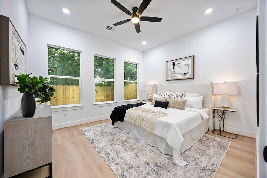 More Photos Of 4430 Knoxville Street #A-B, Houston Apartments For Sale