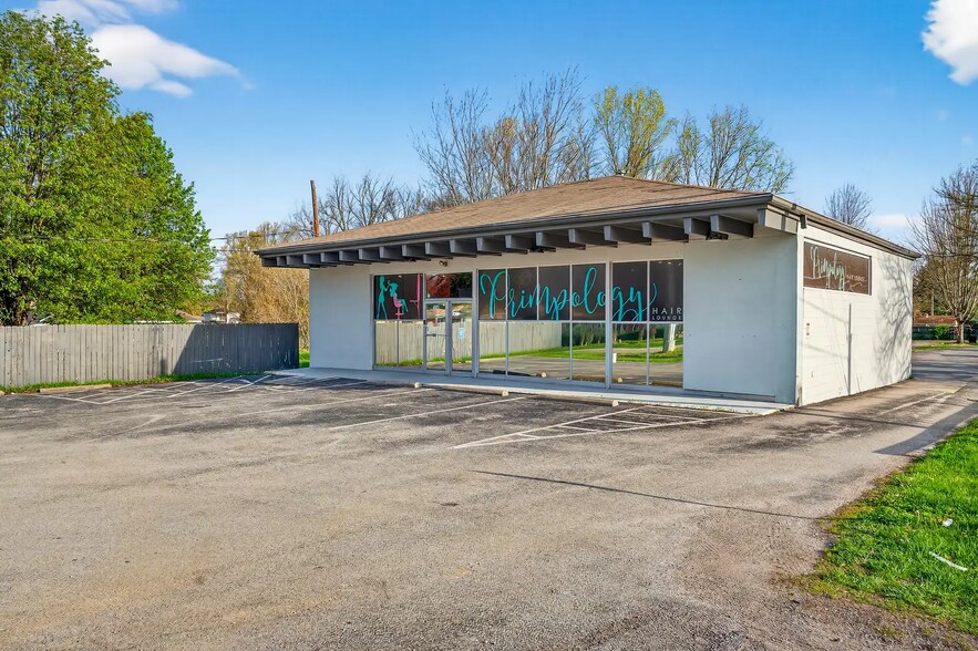 More Photos Of 4931 W Pages Ln, Louisville Freestanding For Sale
