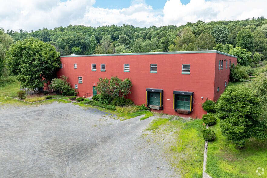 More Photos Of 1 Main St, Shirley Light Distribution For Lease