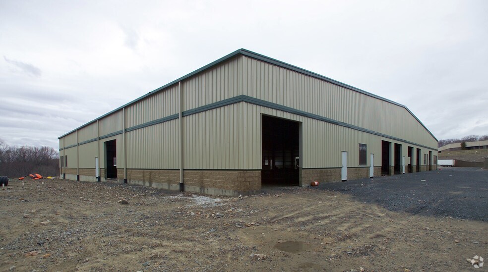 More Photos Of 47 October Hill Rd, Holliston Warehouse For Lease