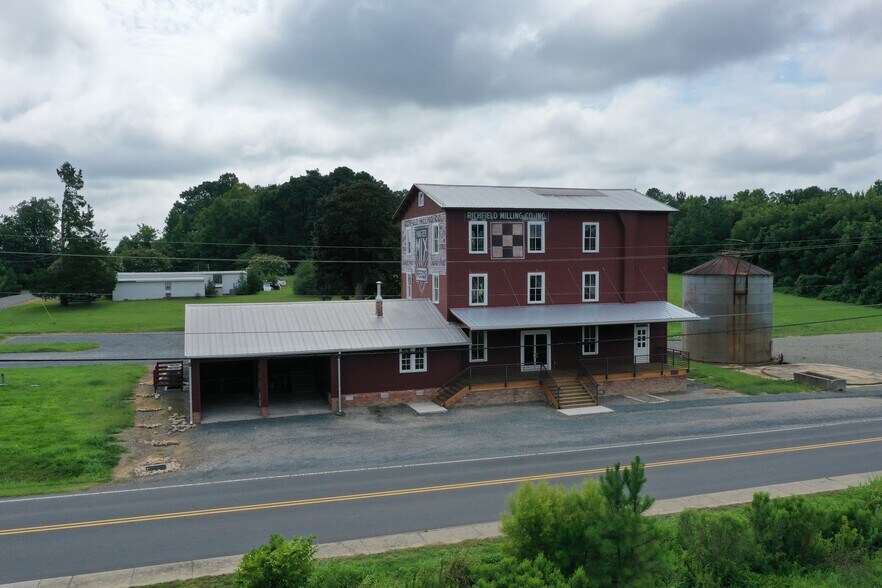 More Photos Of 303 Main St, Richfield Office Residential For Lease