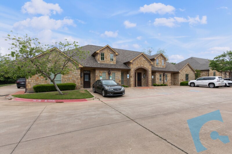 More Photos Of 1340 N White Chapel Blvd, Southlake Office For Sale