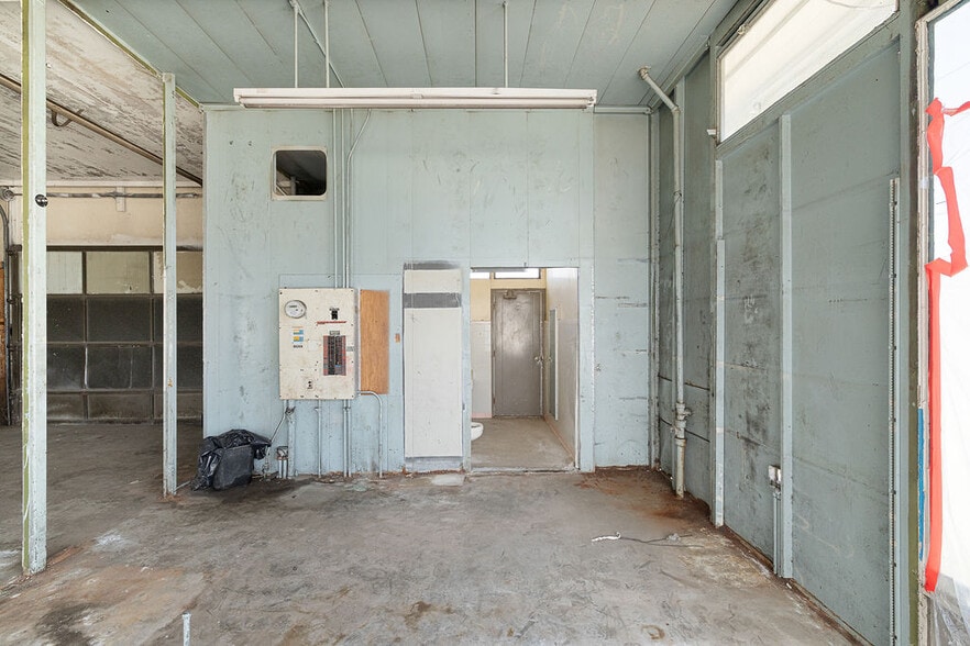 More Photos Of 753 E Lake Ave, Watsonville Freestanding For Sale
