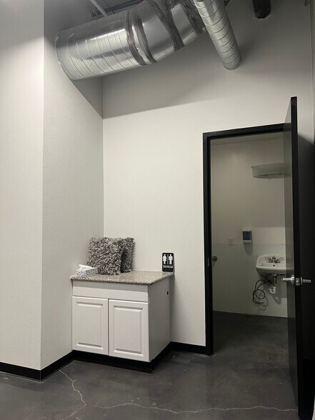 More Photos Of 353 E Bonneville Ave, Las Vegas Apartments For Lease