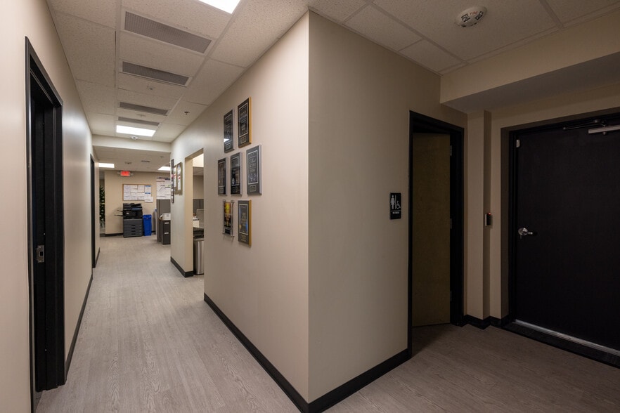 More Photos Of 1804 Swift Ave, North Kansas City Office For Lease