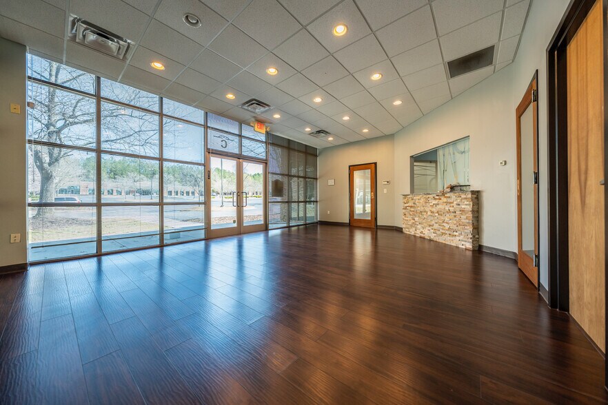 More Photos Of 4275 Johns Creek Pky, Suwanee Unknown For Lease