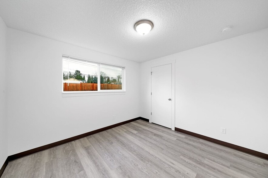 More Photos Of 13455 SE Oatfield Rd, Milwaukie Apartments For Sale