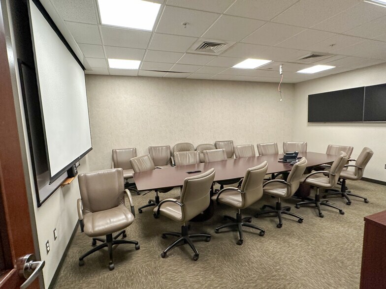 More Photos Of 10315 Camp Dr, Williston Office For Lease