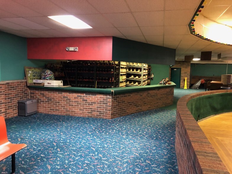 More Photos Of 290 S High St, Cortland Skating Rink For Sale