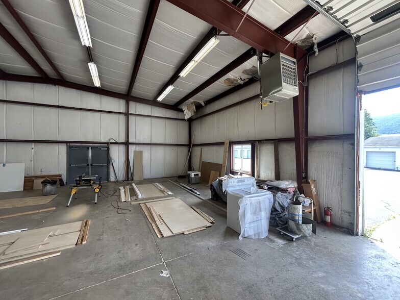 More Photos Of 205 Fleming St, Williamsport Self Storage For Lease