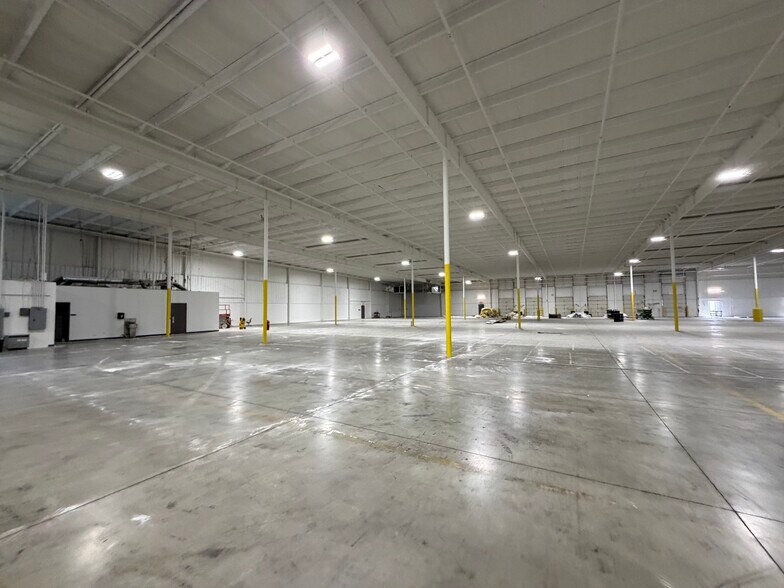 More Photos Of 119 Northeast Dr, Loveland Warehouse For Lease