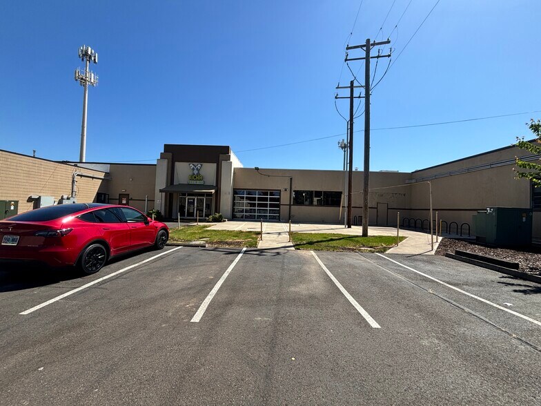 More Photos Of 576 Patterson St NW, Salem Warehouse For Lease