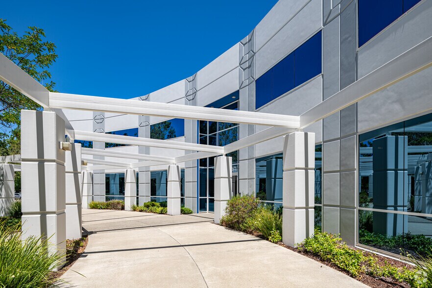 More Photos Of 4225 Hacienda Dr, Pleasanton Warehouse For Lease