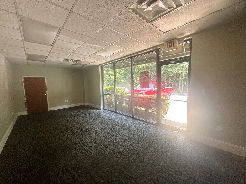 More Photos Of 4250 Keith Bridge Rd, Cumming Light Manufacturing For Lease