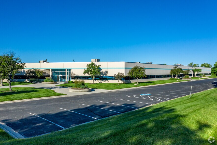 More Photos Of 16025 W 113th St, Lenexa Unknown For Lease